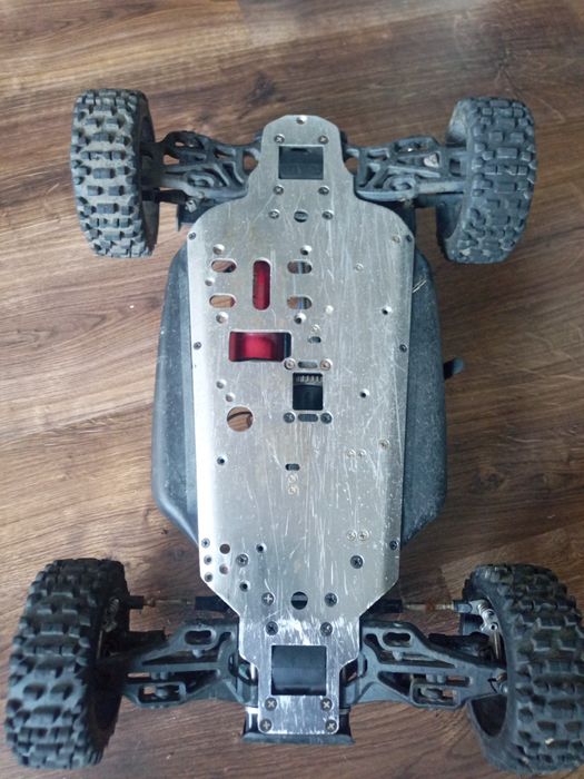 Reely RC skala 1:8 1600kv