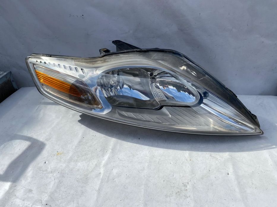 lampa mondeo IV przed liftem prawa eu cała