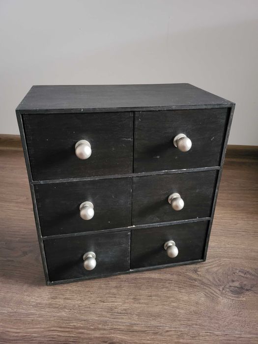 Pudełko szkatułka na biżuterię stylizowana