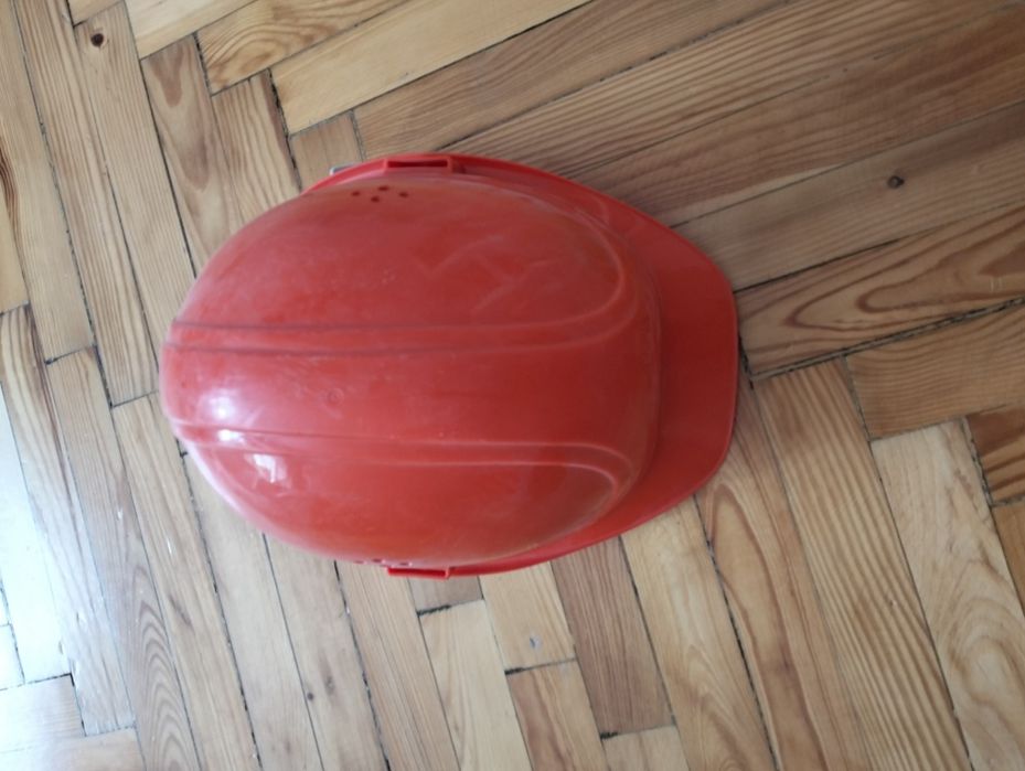 Каска будівельна