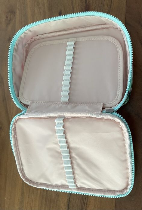 Kit escolar Kipling novo