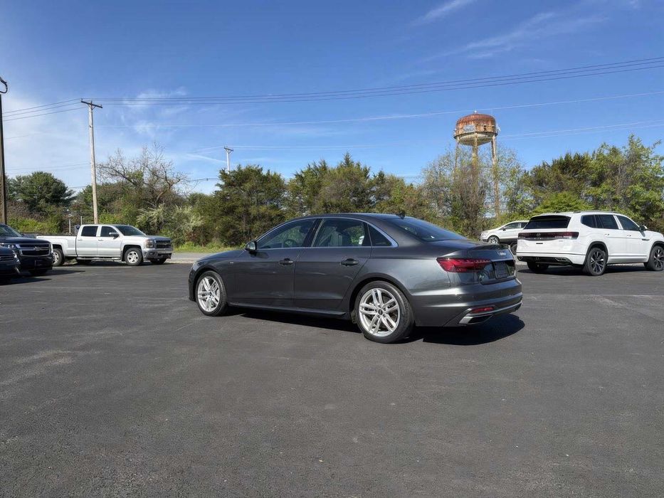 Audi A4      2024