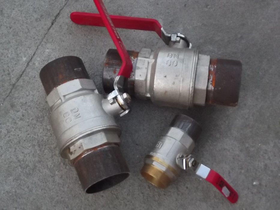 Крани , флянці , лічильники води.