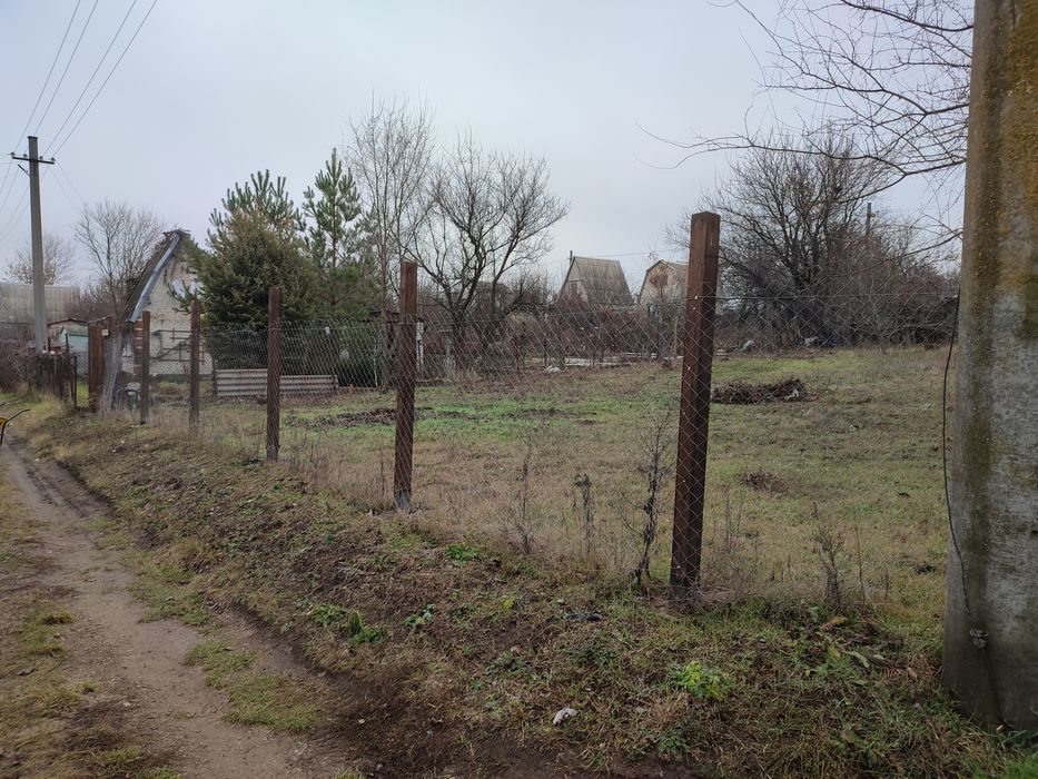 Продаю дачный участок  шесть  соток земли  за селом  ВЛАДИМИРОВСКОЕ