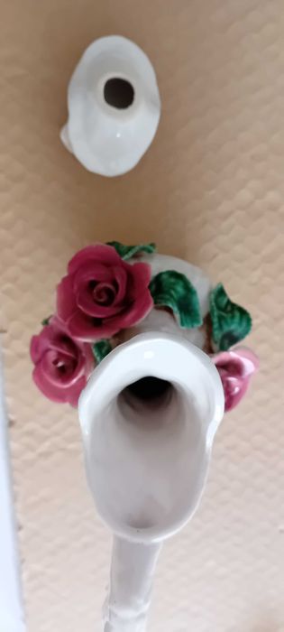 Peça Artesanal de Barro com Flores Faiança das Caldas!