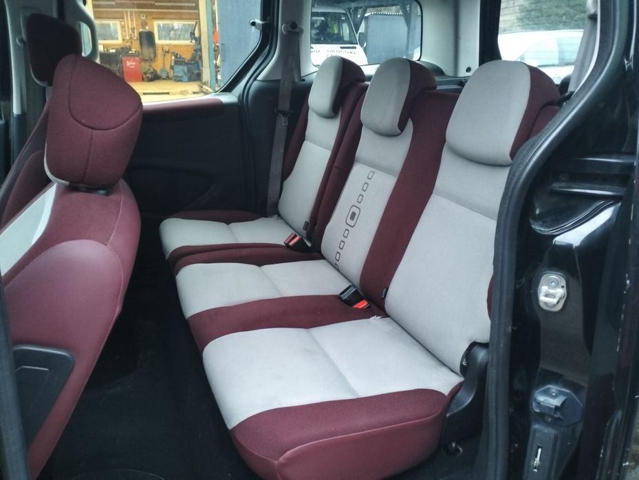 Citroen Berlingo 1.6 benzyna Multispace uszkodzony silnik 6200zl.