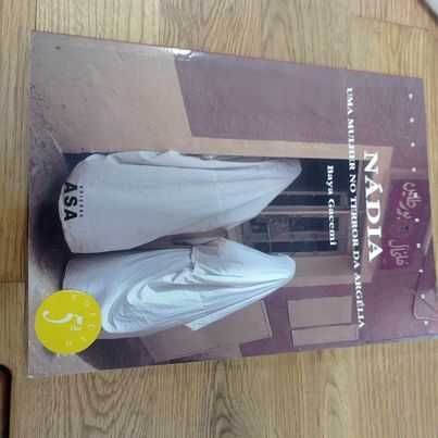 vendo livro nadia