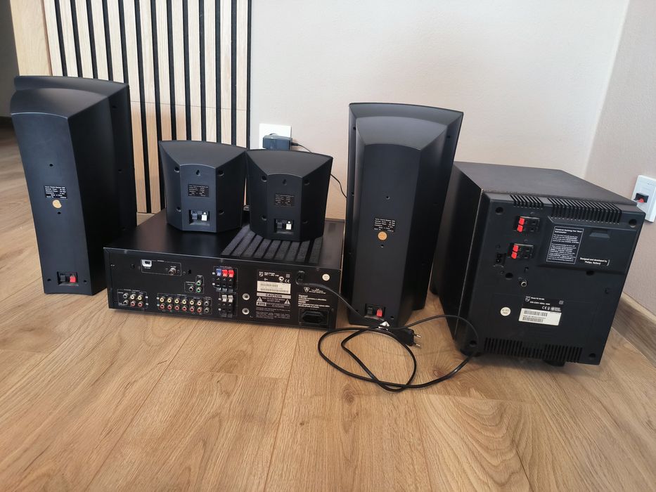 Zestaw amplitunera kina domowego 5.1 Philips fr740/00