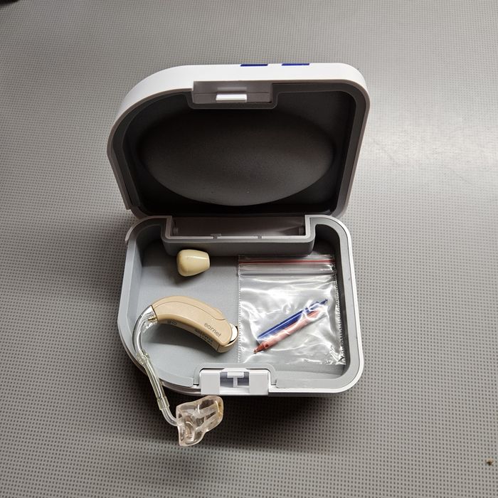 Продам слуховой аппарат.  Одели один раз.