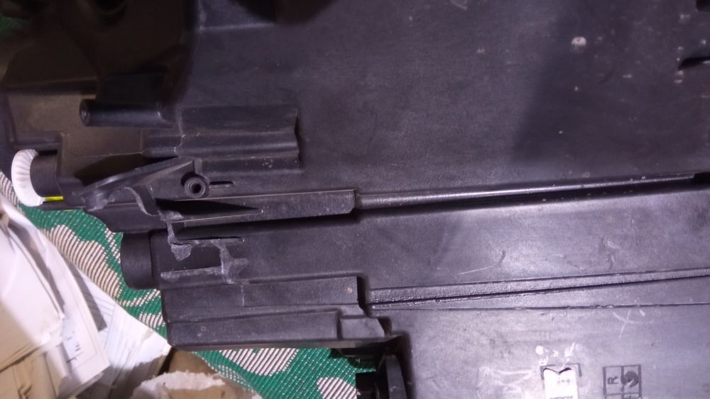 Продаю правую фару,Шкода карок