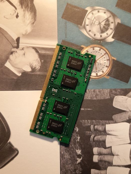 Ram Crucial 4GB Sodimm ddrl3 1600 Macbook