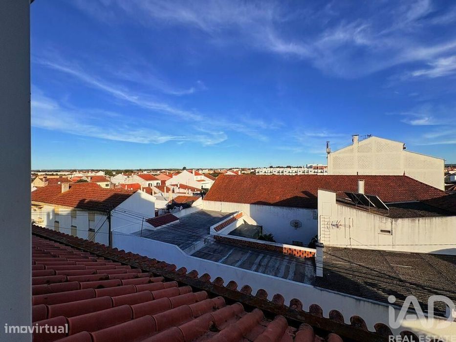 Apartamento T2 em Almeirim de 163,00 m2