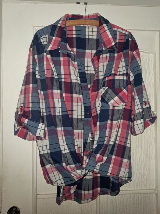 Koszula damska w kratę elegancka bardzo wygodna ozdobne guziki