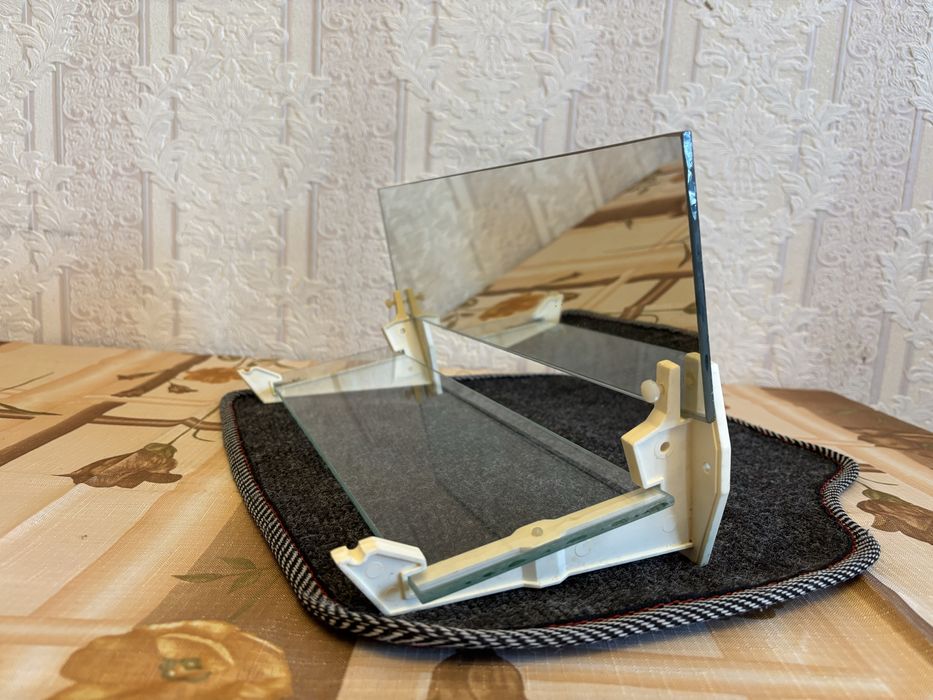 Навісна скляна поличка для ванної кімнати