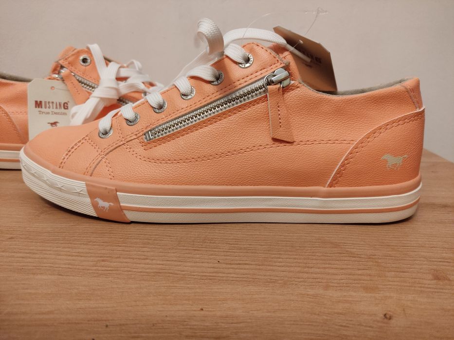 NOWE buty MUSTANG rozmiar 41