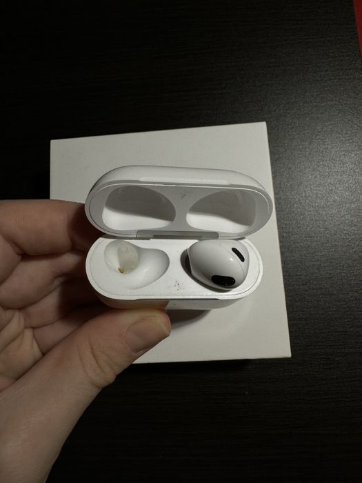 Продам AirPods 3