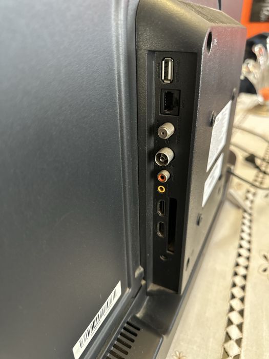 TV LED 32" HD c/ Sintonizador Satélite, Cabo e TDT - TCL