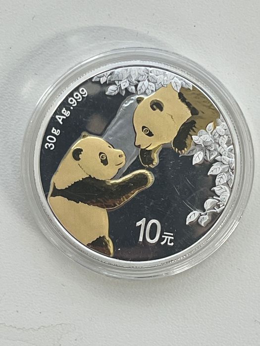 Срібна монета Китаю 10 юаней Панда 2023 р. З позолотою