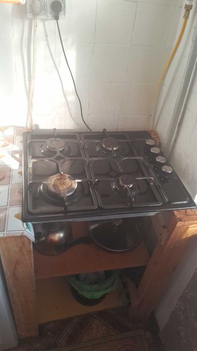 Газова плита. Робоча, 7 місяців була у використанні.