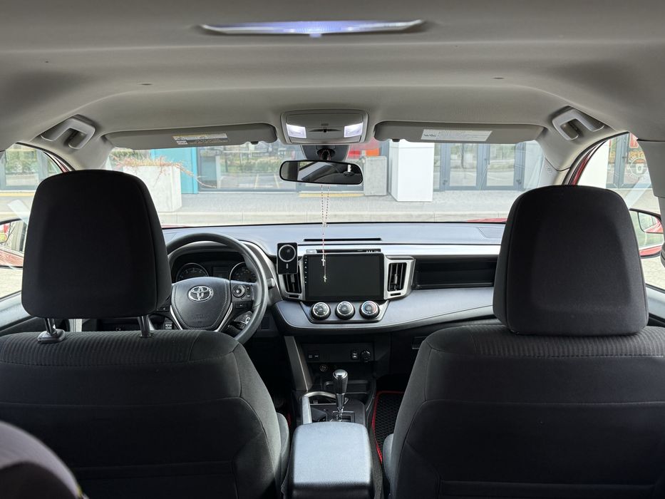 Toyota RAV4 2017 рік