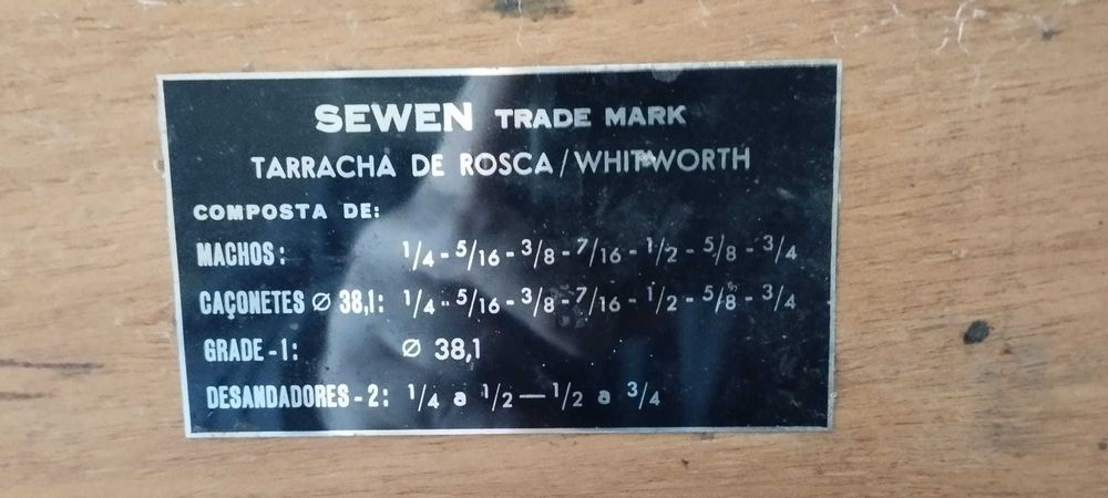 Jogo de Machos e Tarrachas Vintage SEWEN – Qualidade Profissional (Caixa Madeira)