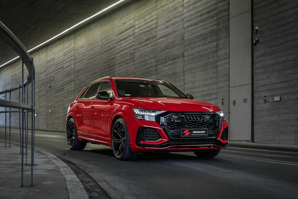 AUDI RSQ8 600KM HAK Wynajem Wypożyczalnia Samochodów Lotnisko Hotel