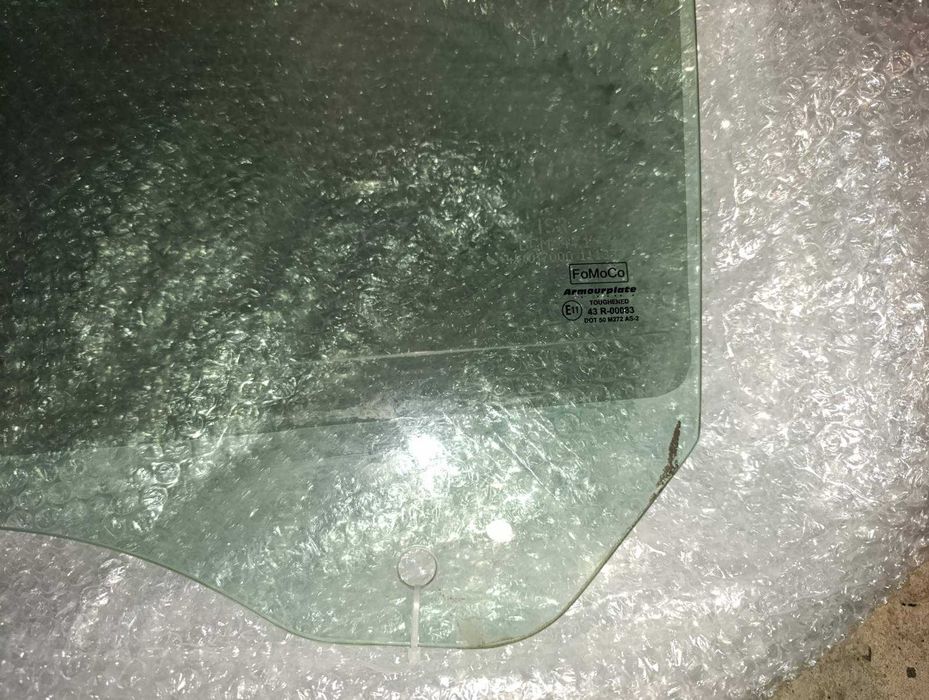 Ford Ranger стекло 4 дверна скло передні двері ліве водійське левое