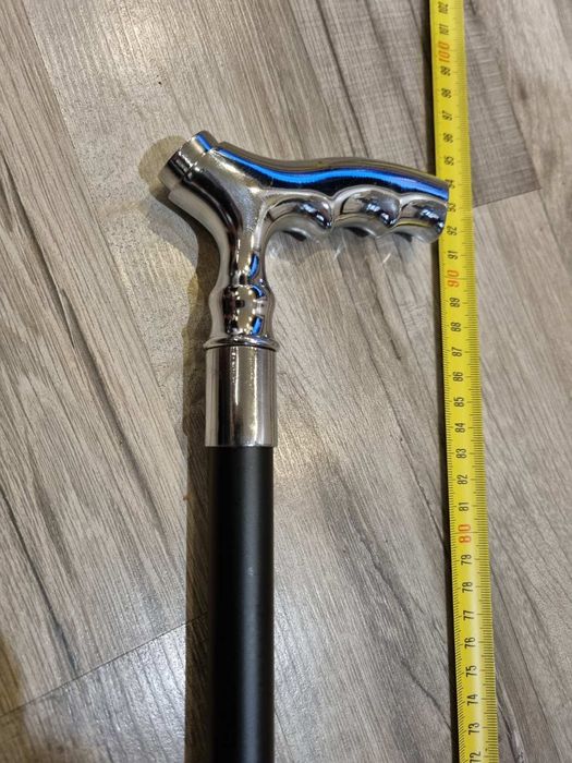 трости  обычные и с фонариком и палочки складываются  для ходьбы