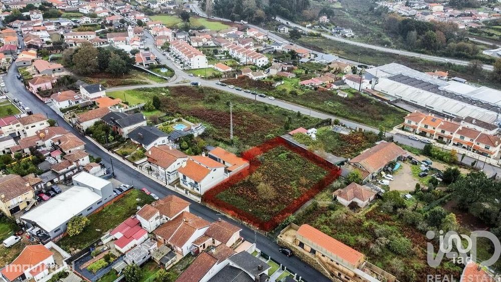 Terreno em Vila de Cucujães