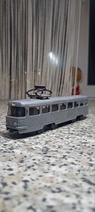 Tatra T3SU металл трёх дверная м-т № 18 цвет серый металлик