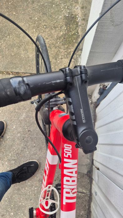 Rower szosowy BTWIN Triban 500 – Shimano Sora, karbonowy widelec