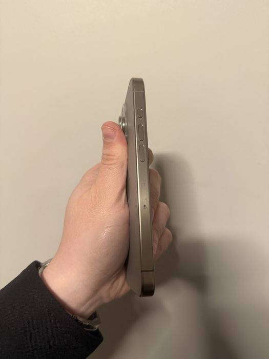 Apple iPhone 15 Pro 128Gb. ( Natural Titanium )