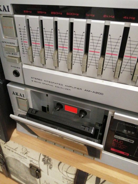 Aparelhagem de música antiga Akay