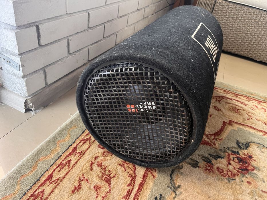 Сабвуфер JBL cs-1204t