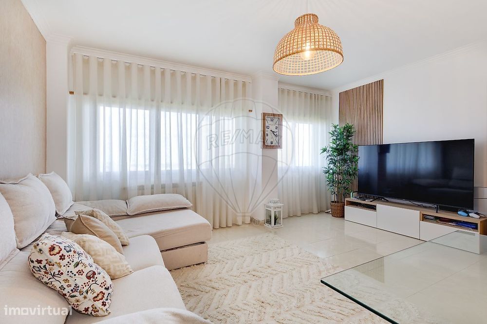 Apartamento T2 para venda — Mina De Água, Lisboa
