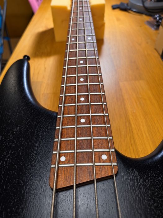 Baixo  Ibanez SR300EB -  Weathered Black.