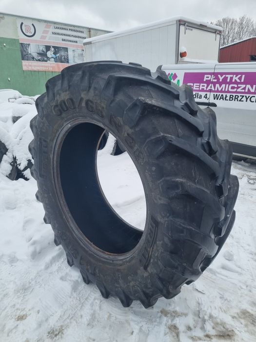 Pirelli 600 65 r38 para
