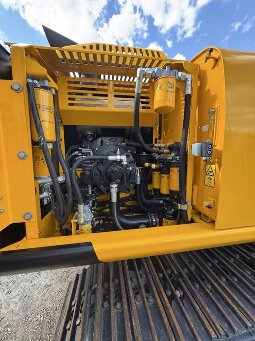 Гусеничний екскаватор JCB JS220NLC — новий, 2021 рік