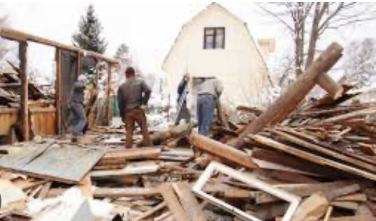 Демонтаж домов , перегородок , стен