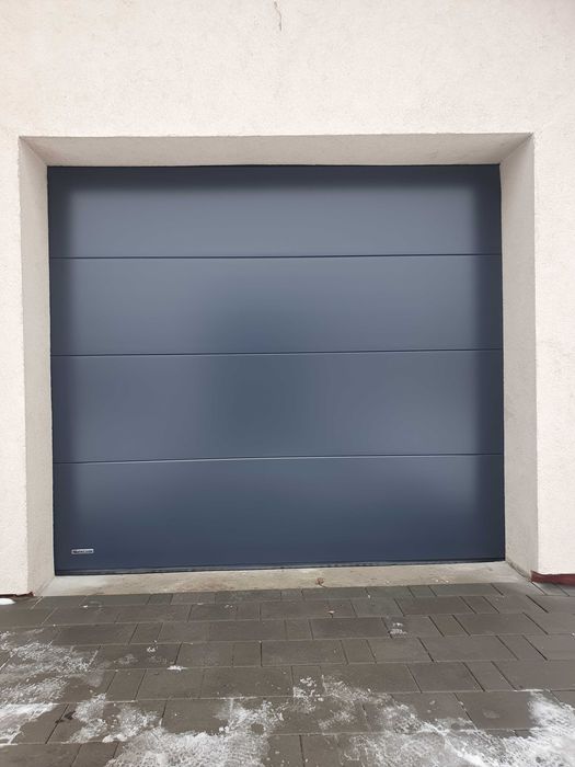 Brama Segmentowa, Brama Garażowa