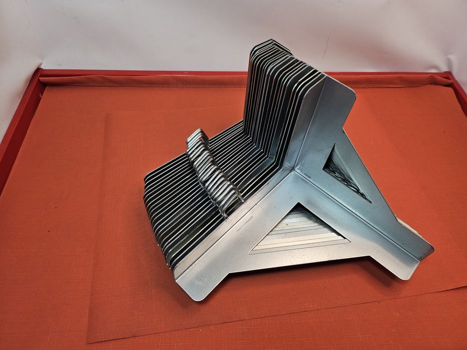 metalowe wsporniki narożne(23 szt)