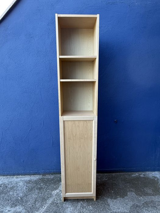 Regał Ikea Billy z drzwiczkami seria 2020 r.
