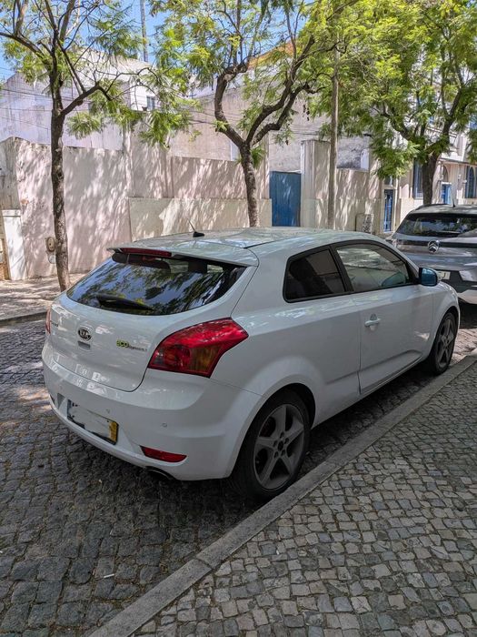 Kia Ceed 1.6 CRDI  – 200.000 km