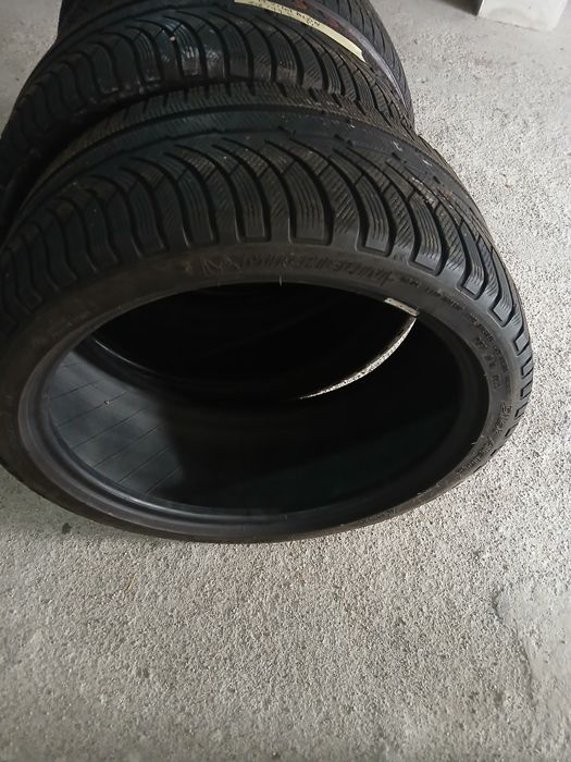 4 Pneus 255/35R19 seminovos