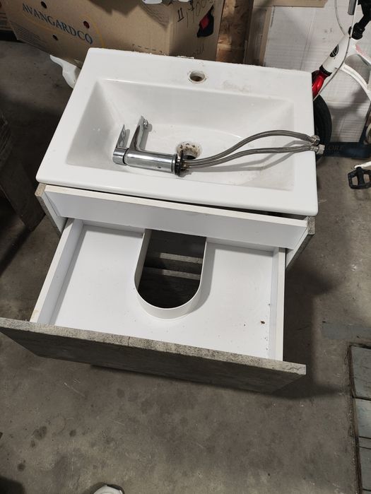 Раковина, тумба, смеситель