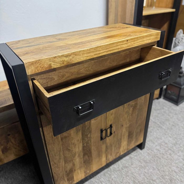 Piękna duża Komoda serii Britt tylko w MangoMeble