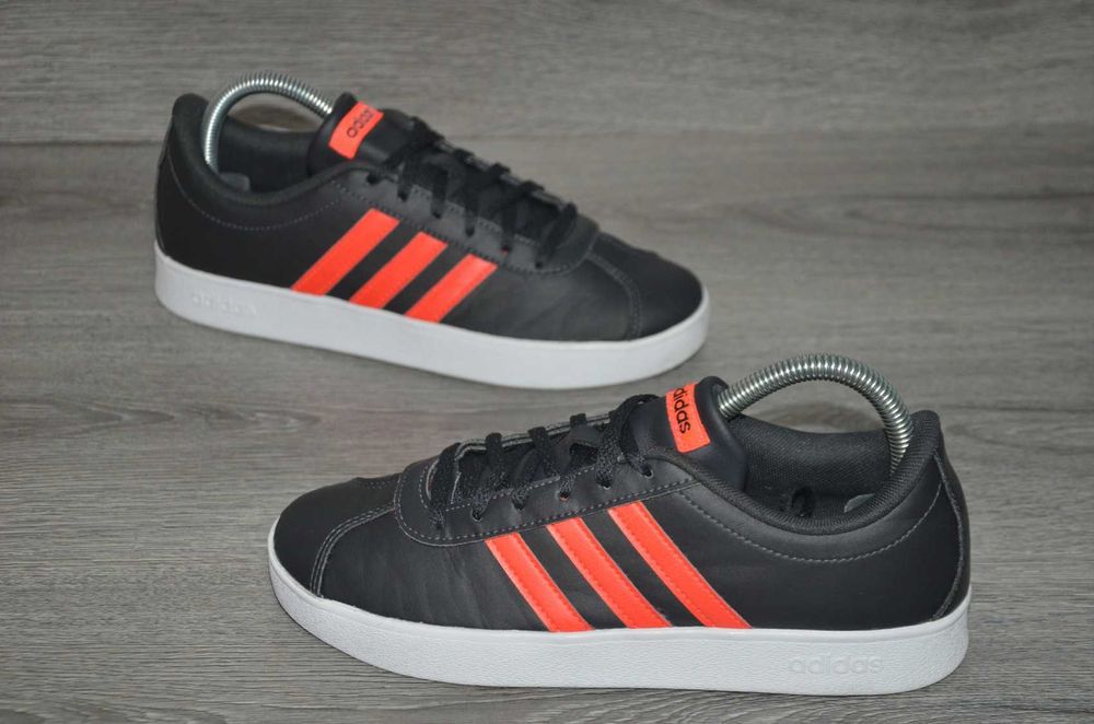 Продам кросівки  Фирма ADIDAS .