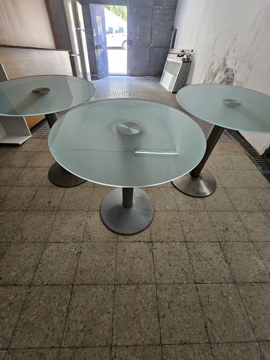 3 Mesa de vidro temperado