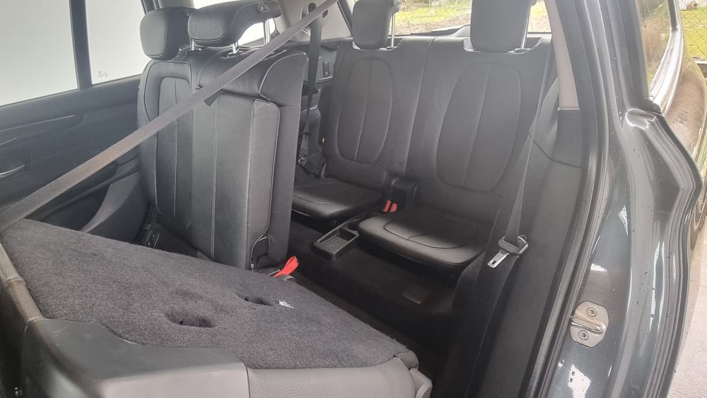 BMW 216d Grand Tourer (7 lugares) (148 mil km)