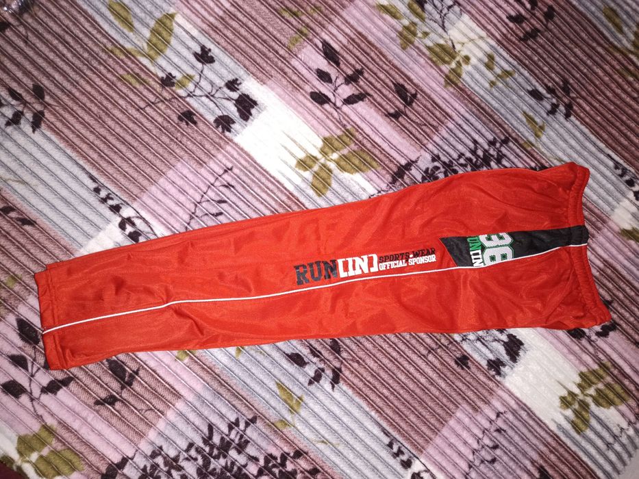 Новые спортивные штаны на 12-14 лет